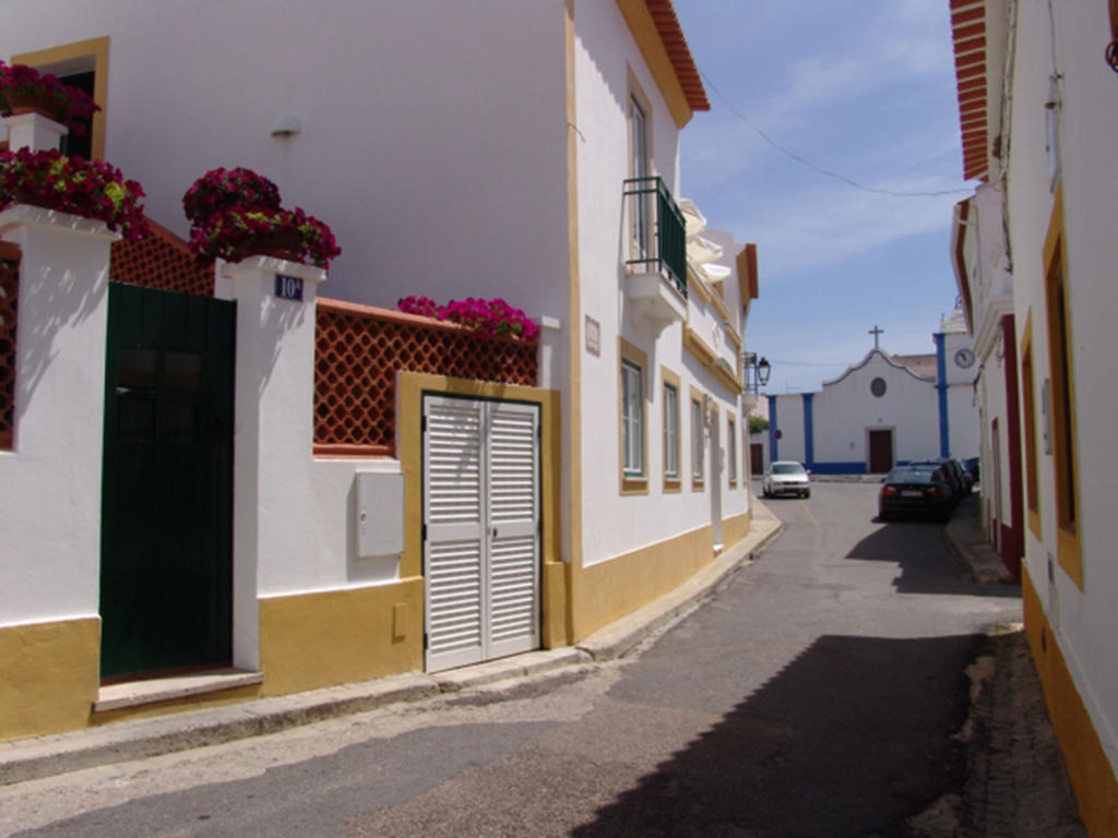 Casa Do Adro Da Igreja Turismo De Habitacao Hotel Vila Nova de Milfontes Exterior photo